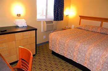 Stay Inn & Suites - Stockbridge Bagian luar foto
